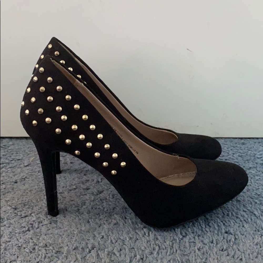 Black heels with gold studs